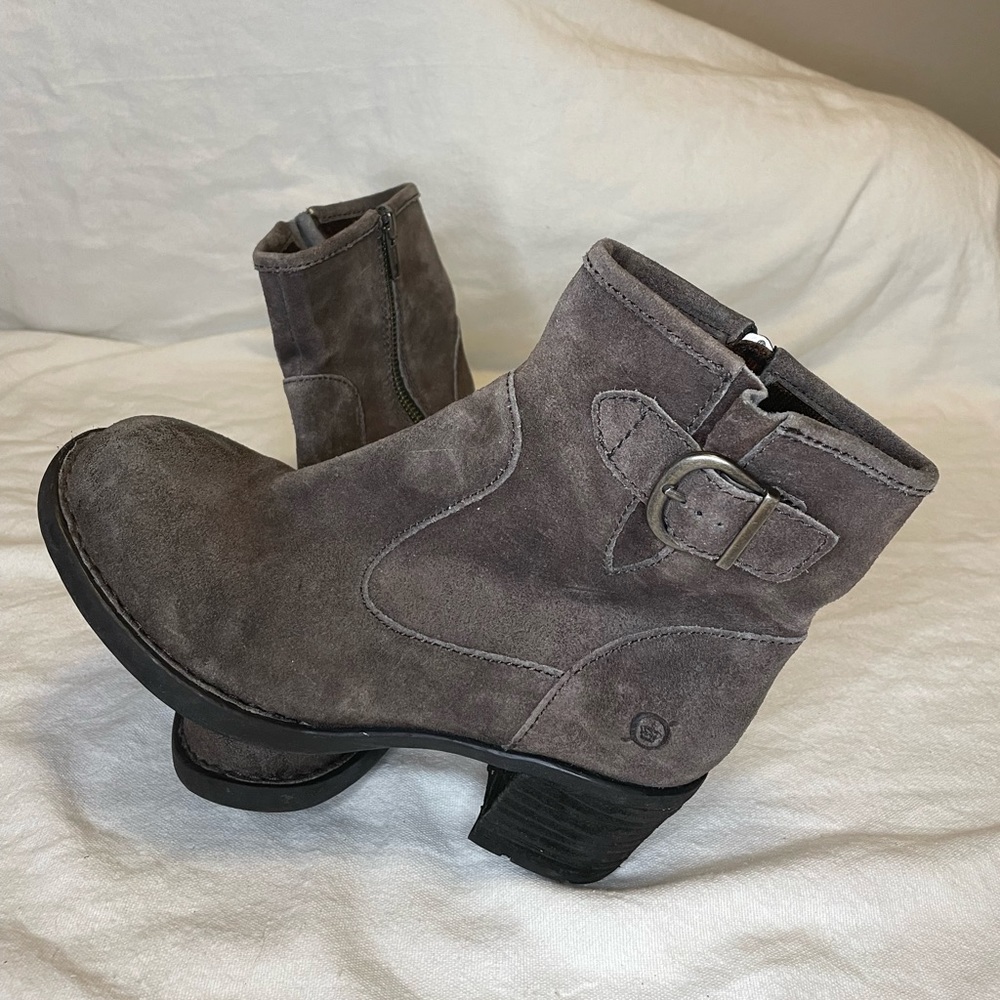 BORN GRAY LEATHER BOOTIES. Womens